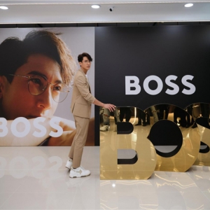 ϼŵ&Ǵӽ磨۾ЯBOSS۾̫23괺Ʒ